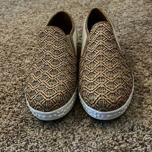 Women’s Muluk Shoes